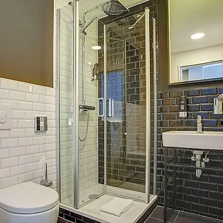 Vienna House Easy By Wyndham 3*